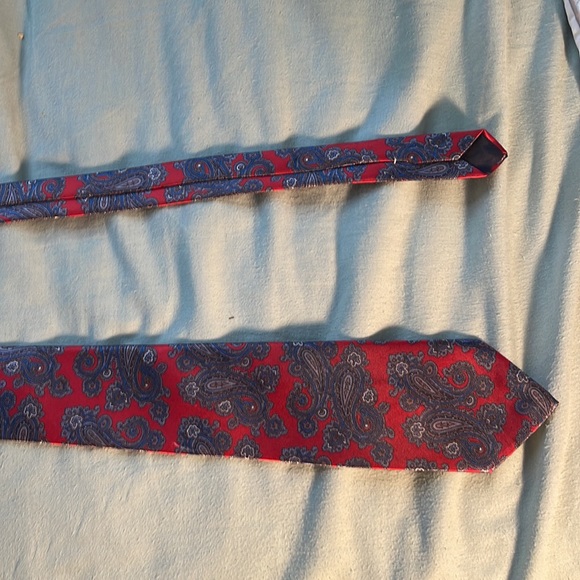 This is a ketch tie - Picture 4 of 4